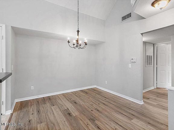 5th image of 13703 RICHMOND PARK Drive #2306