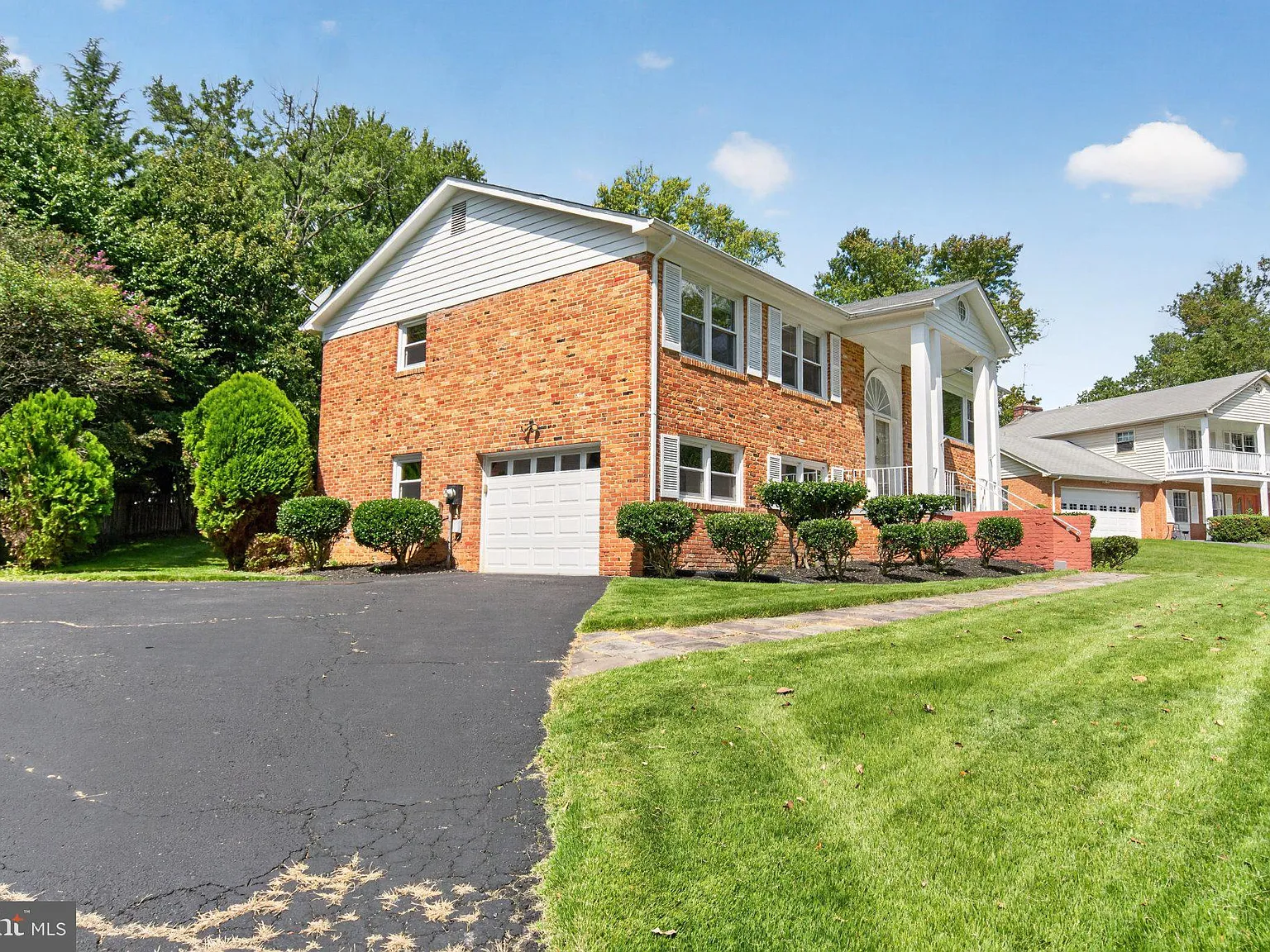 5 bed, 3.0 bath, 1560 sqft, $5,400 — Photo 3