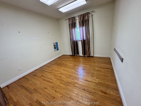 4th image of 416 Elgin Mills Rd W