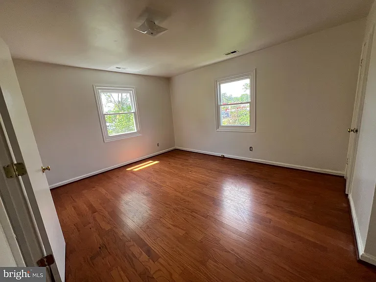 5309 Mitchell St — Photo 6