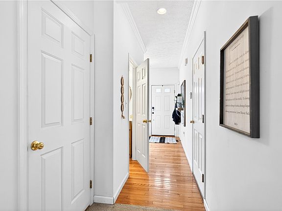 3rd image of 785 Norwegian Spruce Dr