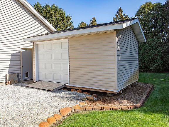 4th image of 59194 Spearmint Dr