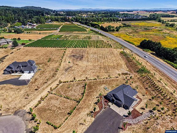 3rd image of LOT 4 NW Earliblue Dr