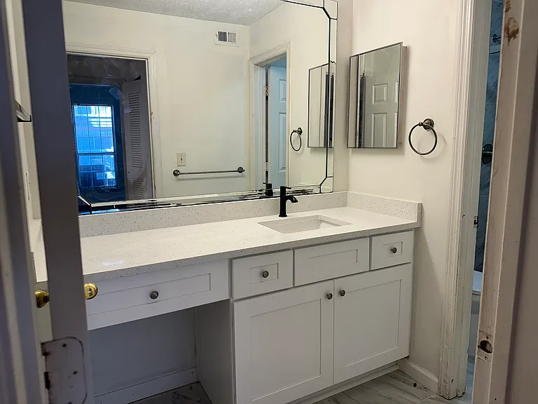 303 Granville Ct #303 — Photo 3
