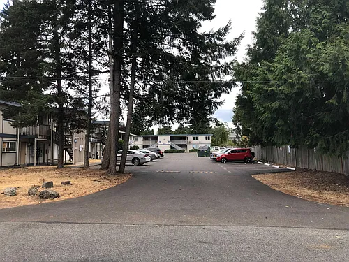 Whispering Firs Apartments Photo 1
