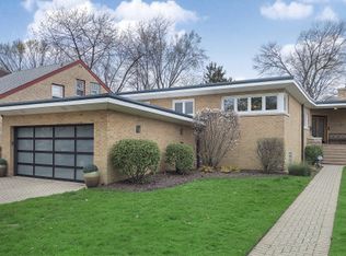 2926 W Birchwood Ave, Chicago, IL 60645