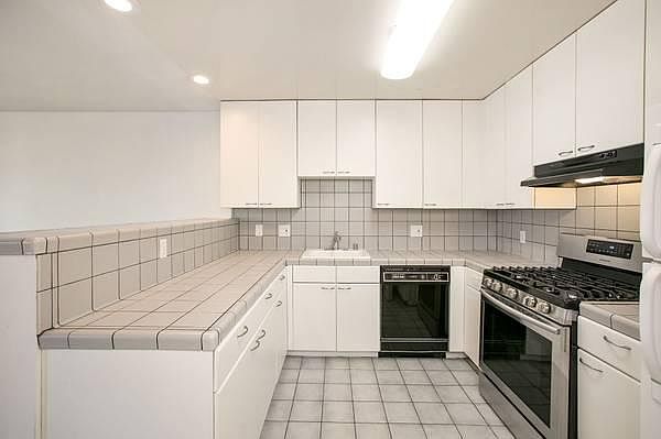 1st image of 893 Greenwich St