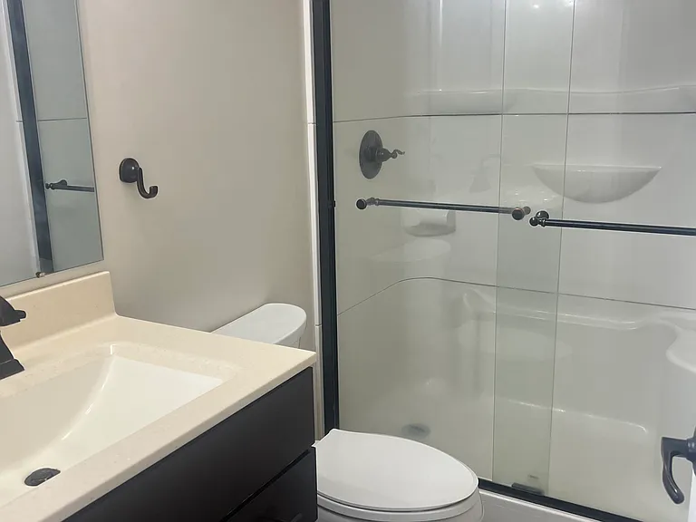 104 N 6th St #202 — Photo 5