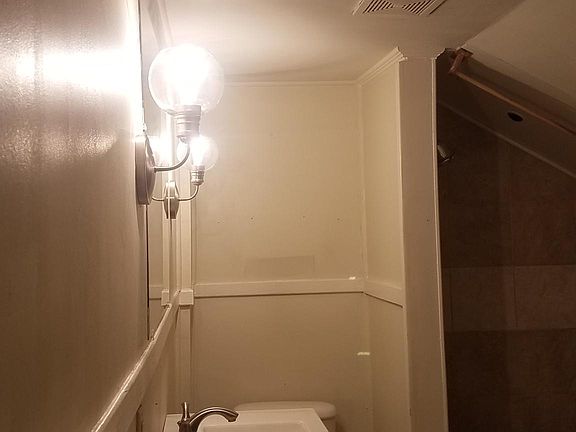3rd image of 813 S Elam Ave APT B