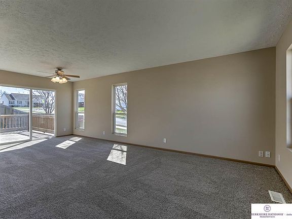 4th image of 2725 Joann Ave