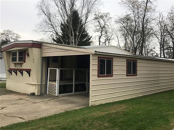 3rd image of 22 Holly Hill Dr