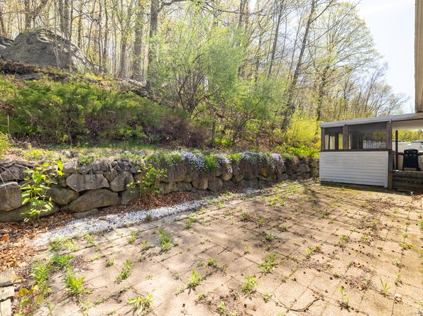 129 High Ridge Rd, Naugatuck, CT 06770