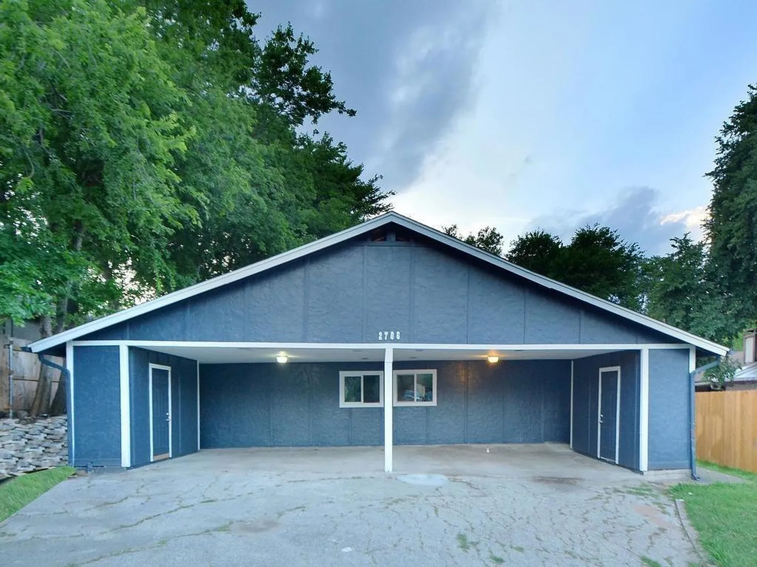 2706 Parker Ln B — Photo 1