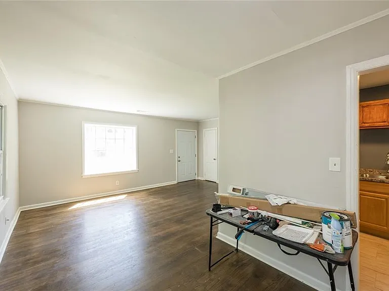 1295 Westmont Rd SW — Photo 6