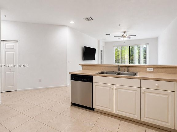 2nd image of 1925 Marsh Harbor Dr #204