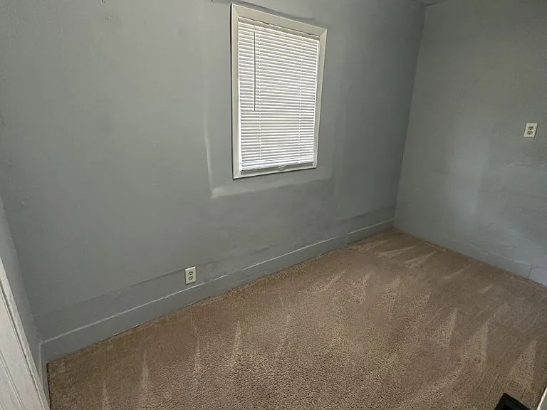 1305 W Jefferson St #LOWER — Photo 5