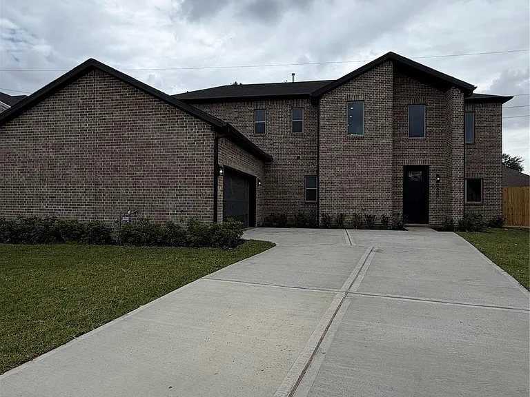 2623 Liguria St — Photo 5
