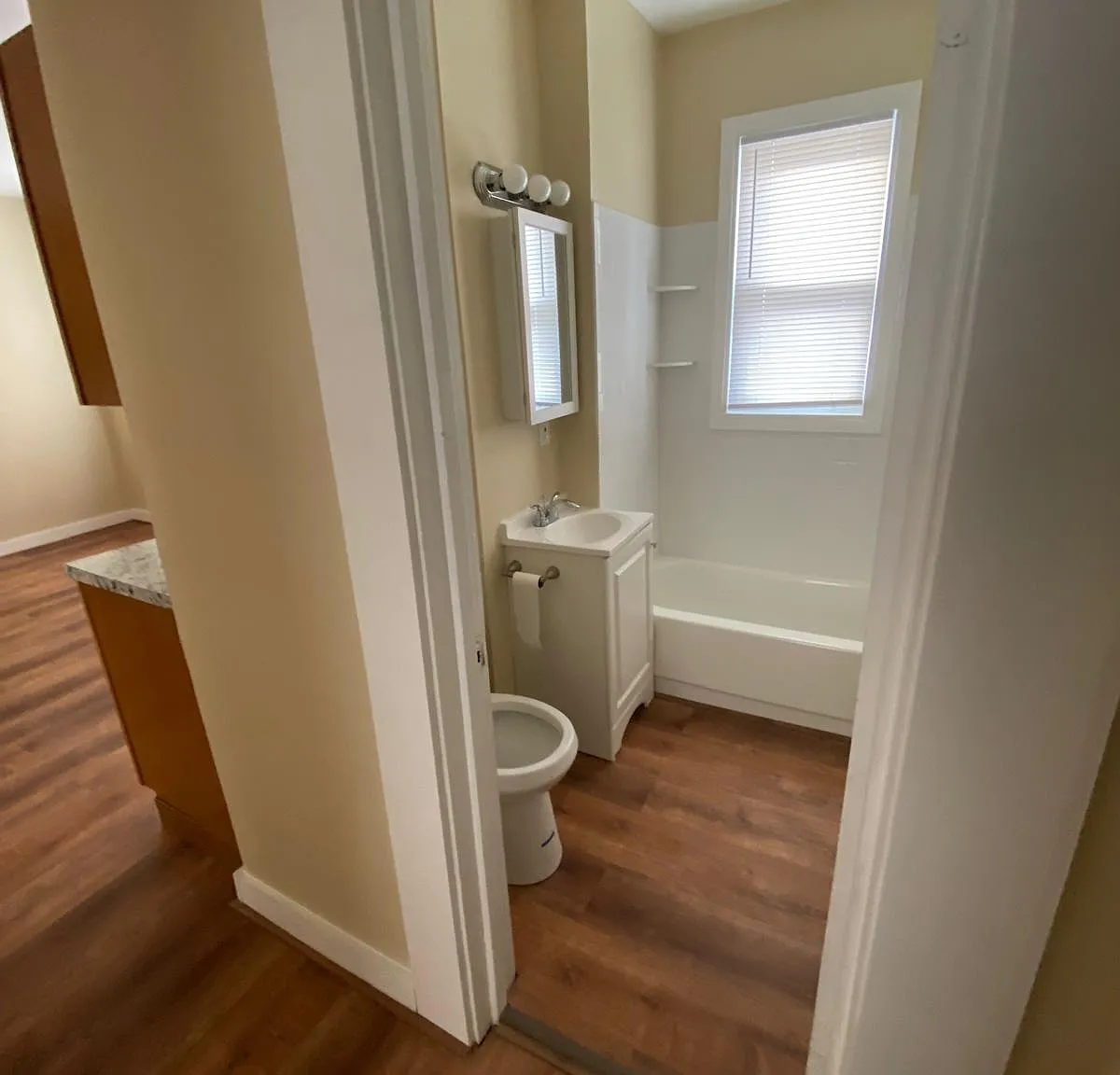 3 bed, 1825 sqft, $2,100 — Photo 2