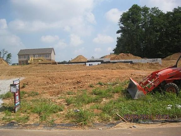 2nd image of 224 Plantation Dr