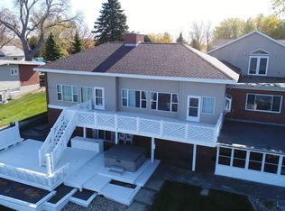 426 S Lake Dr, Watertown, SD 57201