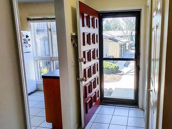 3rd image of 776 Greenhills Dr