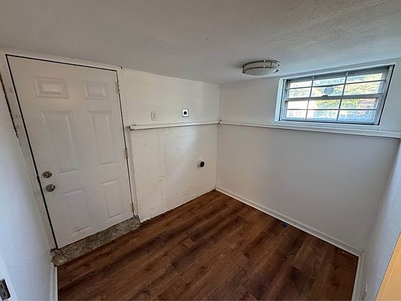 3rd image of 14 Dellwood Dr