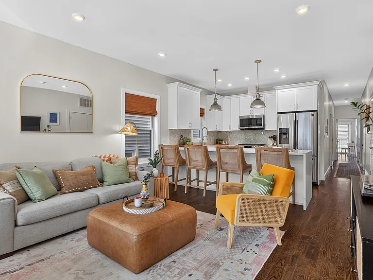 112 Webster Ave #1 — Photo 2