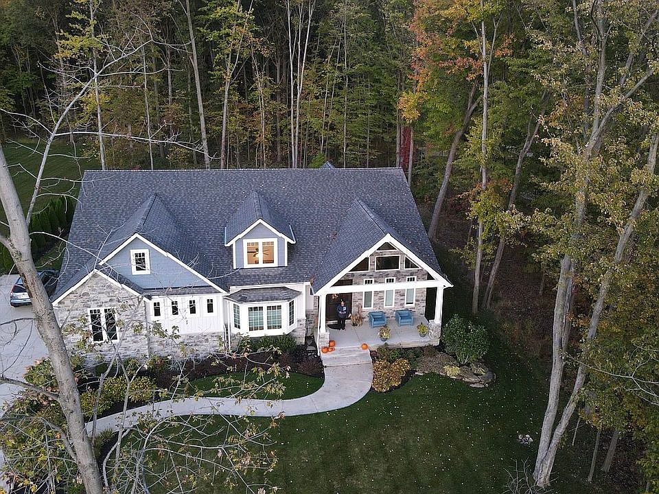 2nd image of 2034 Jaycox Rd