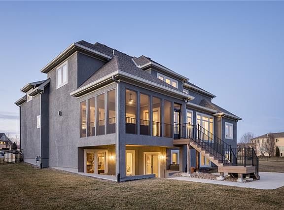 3rd image of 14823 Fairway Ct