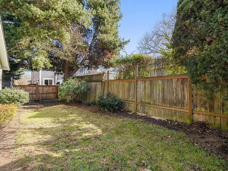 2936 SE Clay St — Photo 21