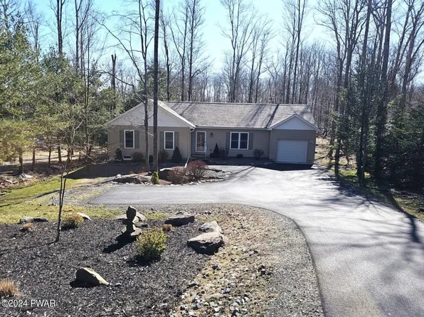 1073 Lakeland Dr, Lake Ariel, PA 18436