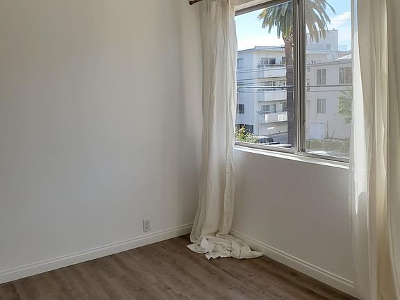 5th image of 1030 Idaho Ave #7