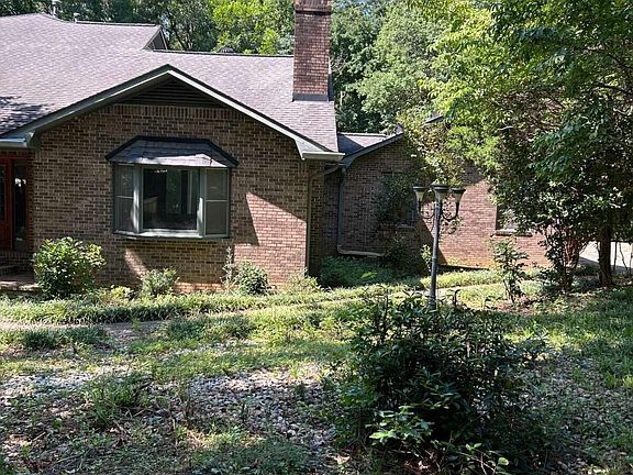 3rd image of 130 Mill Pond Ct