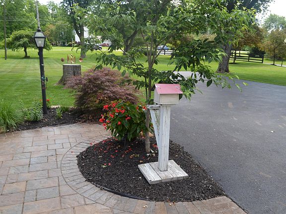 2nd image of 1635 Reyn New Albany Rd
