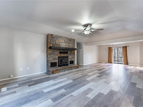 4th image of 10 Overton Ln