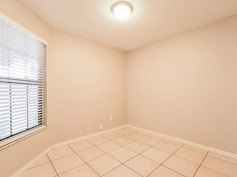 1003 Vernon Loop — Photo 13