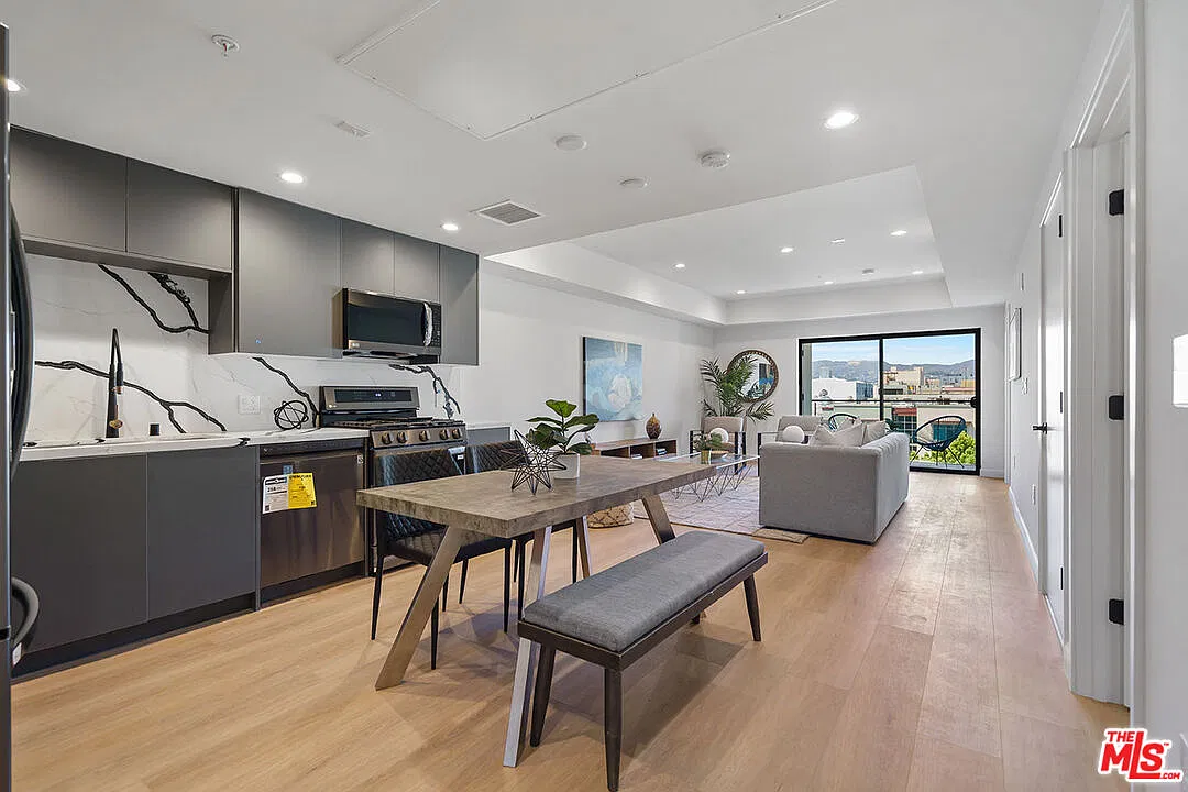 2 bed, 2.0 bath, 1063 sqft, $676 — Photo 2