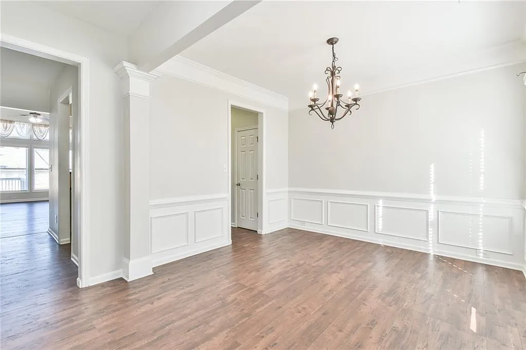 4 bed, 2252 sqft, $2,550 — Photo 3