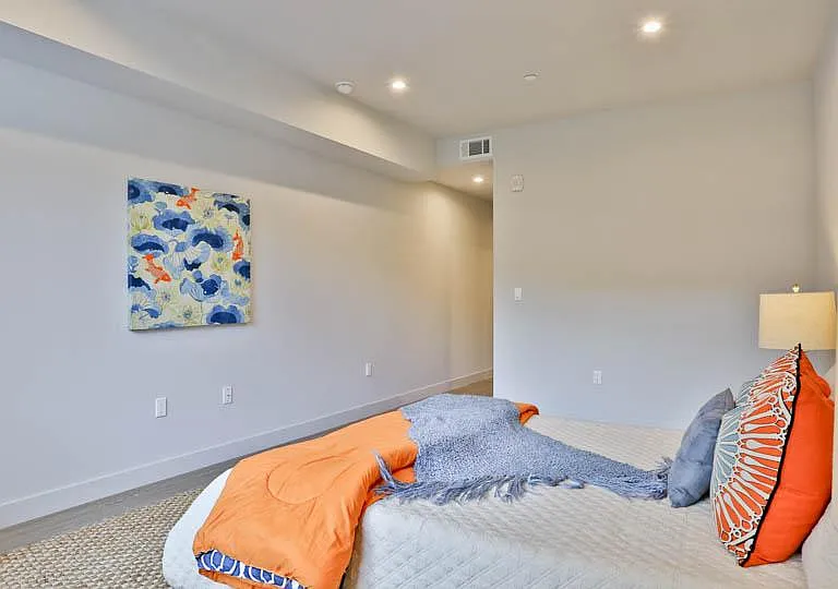 727 Wilcox Ave #305 — Photo 16