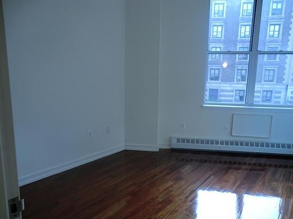 3rd image of 190 Saint Nicholas Ave