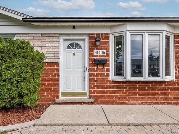 5th image of 31406 Gloede Dr