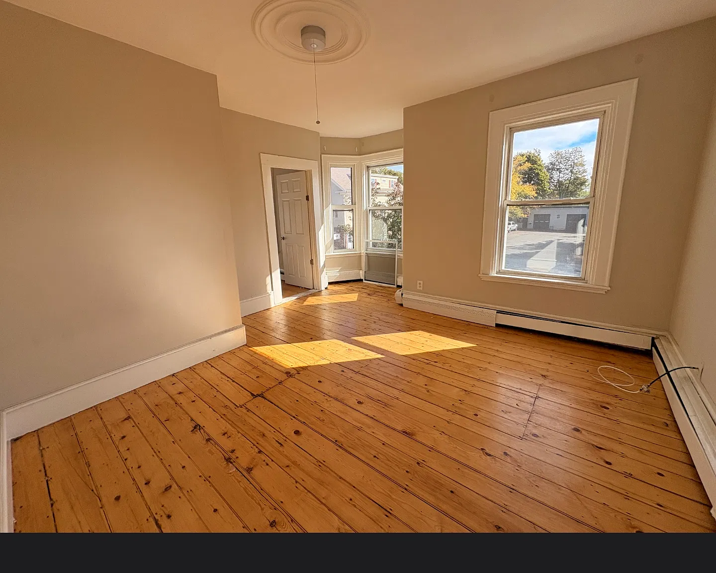 2 bed, 900 sqft, $2,250 — Photo 3