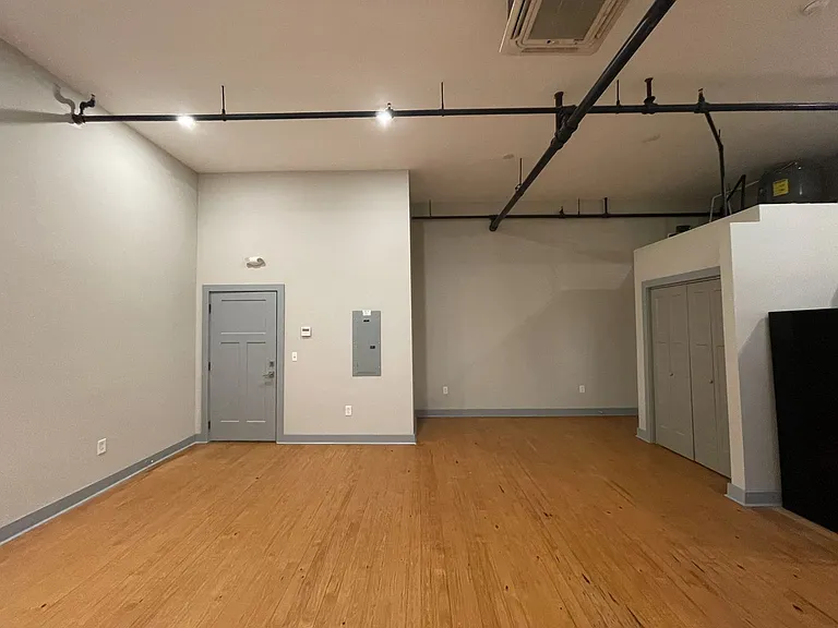 614 Poplar St — Photo 3