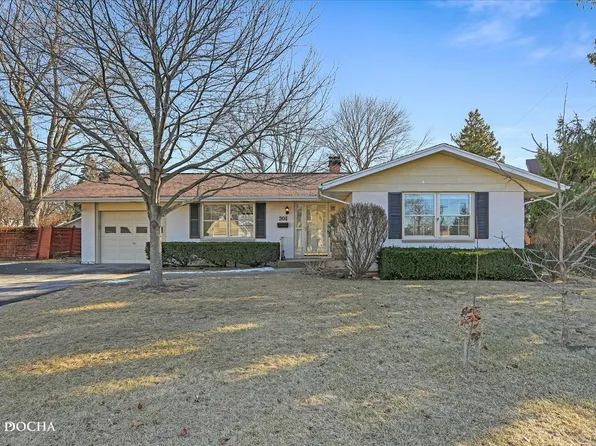 301 Eastside Dr, Geneva, IL 60134