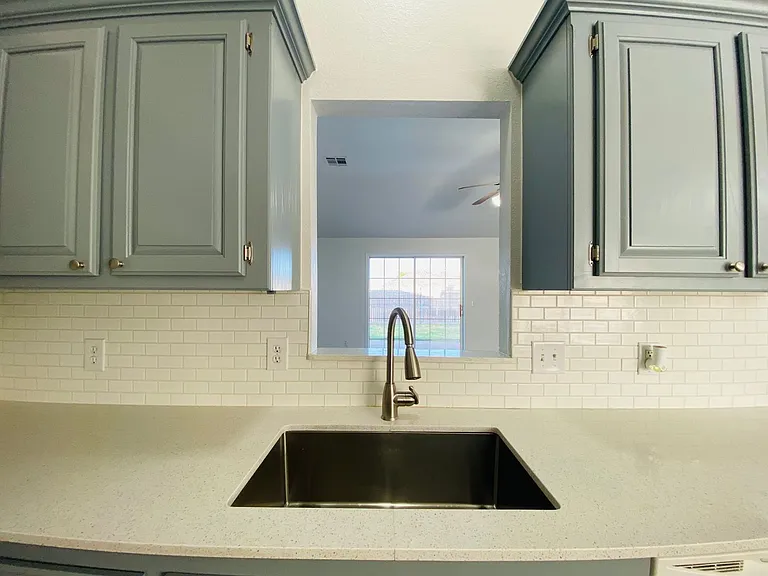 407 S Pointe Ln — Photo 9