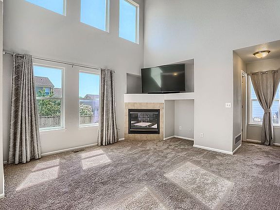 3rd image of 9910 Vine Ct