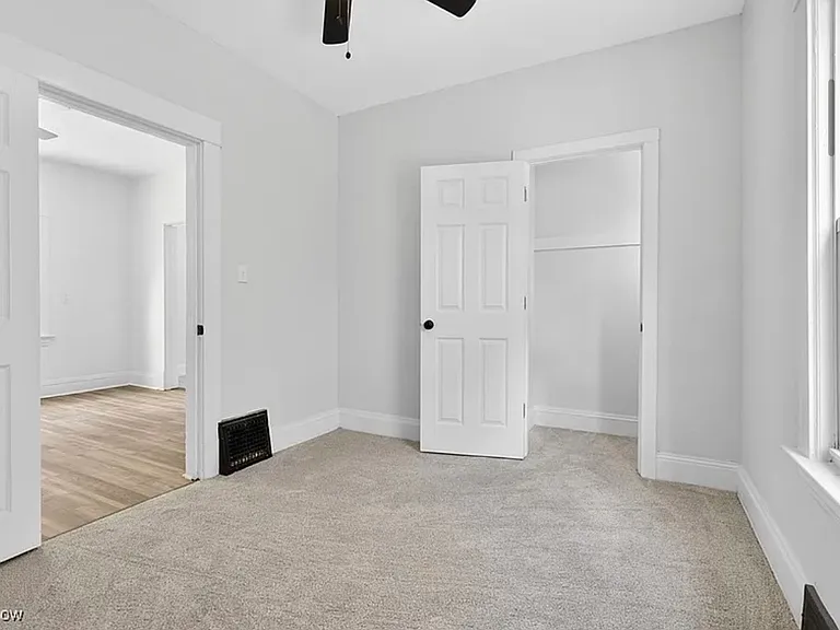 9418 Parkview Ave — Photo 5
