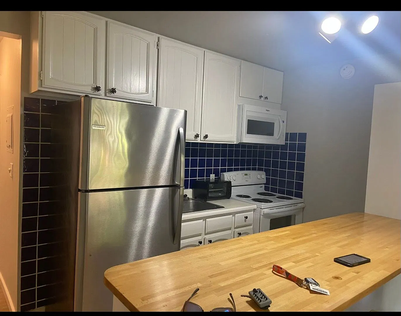Recently Remodeled Kihei Manor End Unit Available 12/1/26 — Photo 3