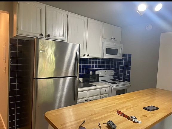 3rd image of 2136 Konou Pl APT 101