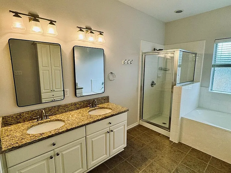 2620 Century Park Blvd — Photo 6